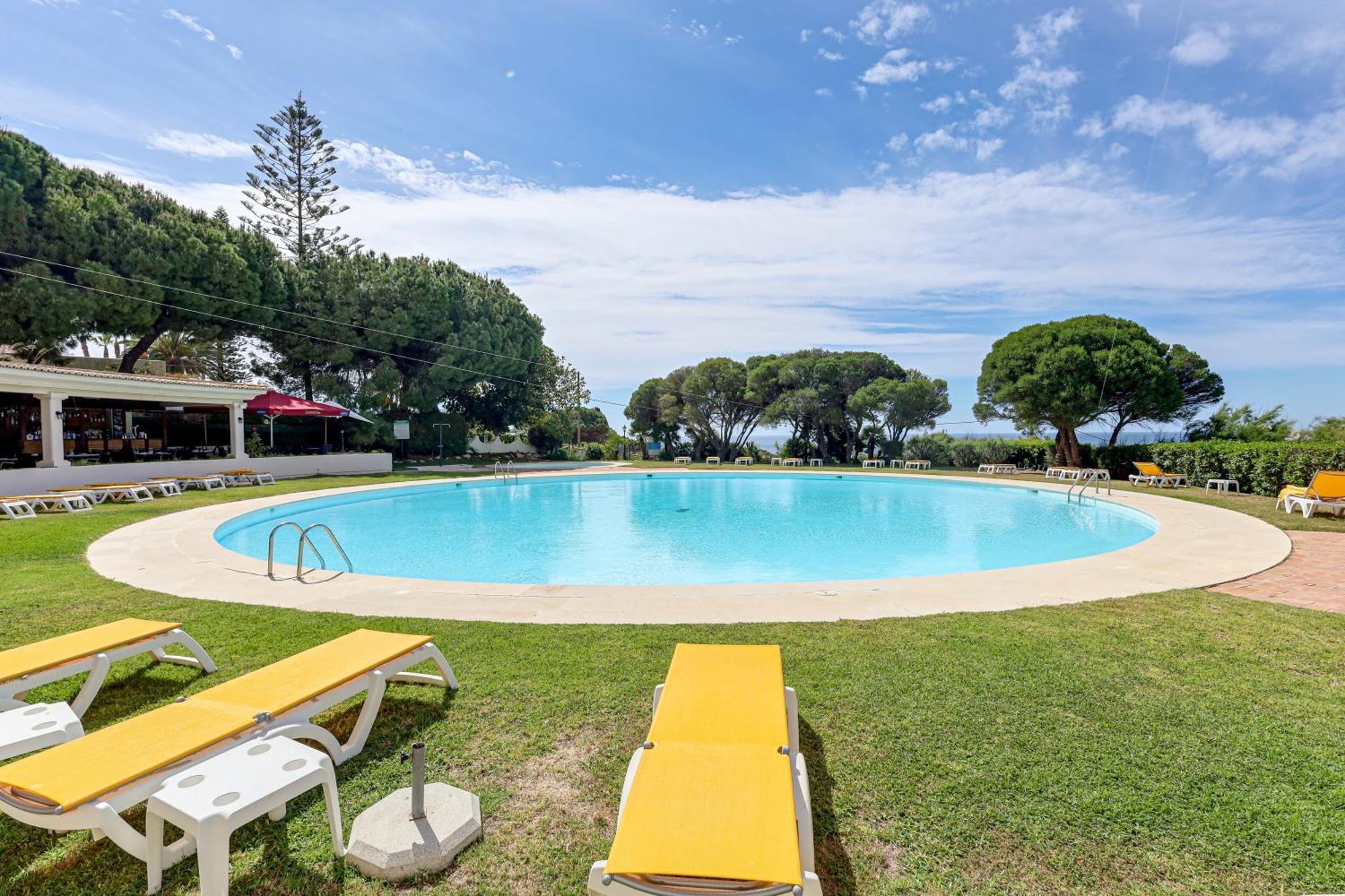 Apartment With 2 Bedrooms, 2M To The Beach Armação de Pêra Zewnętrze zdjęcie