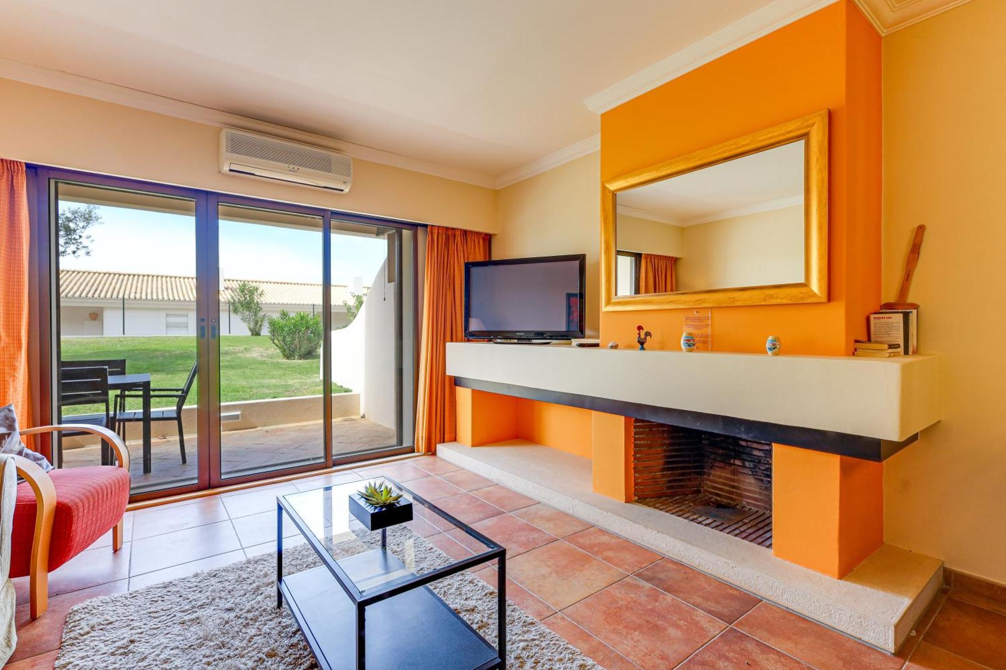 Apartment With 2 Bedrooms, 2M To The Beach Armação de Pêra Zewnętrze zdjęcie